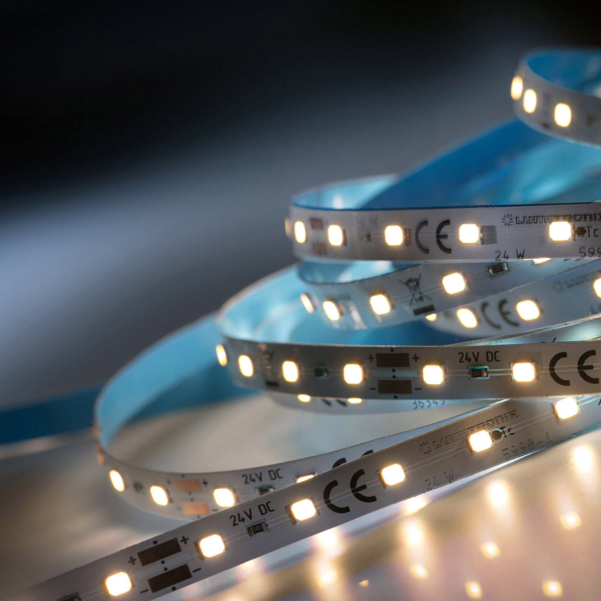 LumiFlex1080 Seúl <t>tira LED</t> blanco puro CRI80 4000K 3395lm 24V 70 LEDs/m 5m bobina (680lm/m 4.14W/m) 