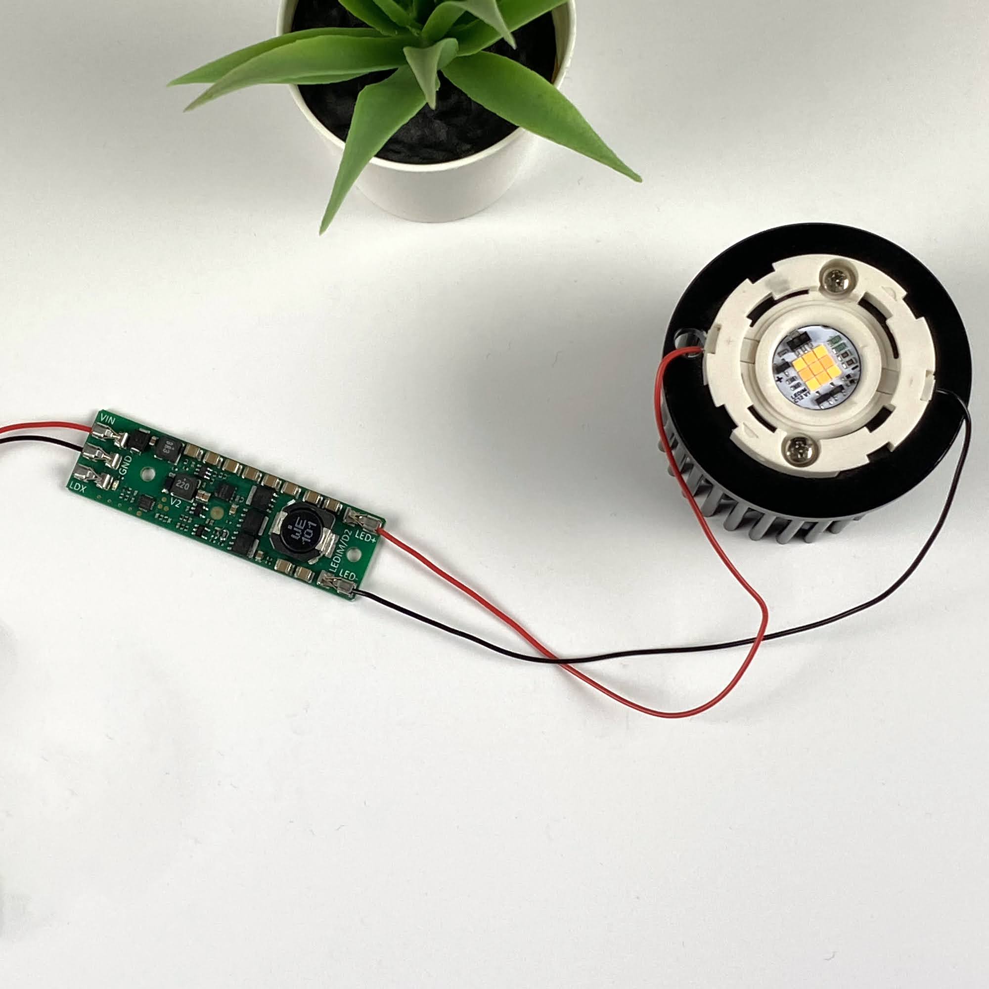 LEDIM/D2 PWM+PotDim driver flicker free 1500mA 6-24V to 5-22V DIM