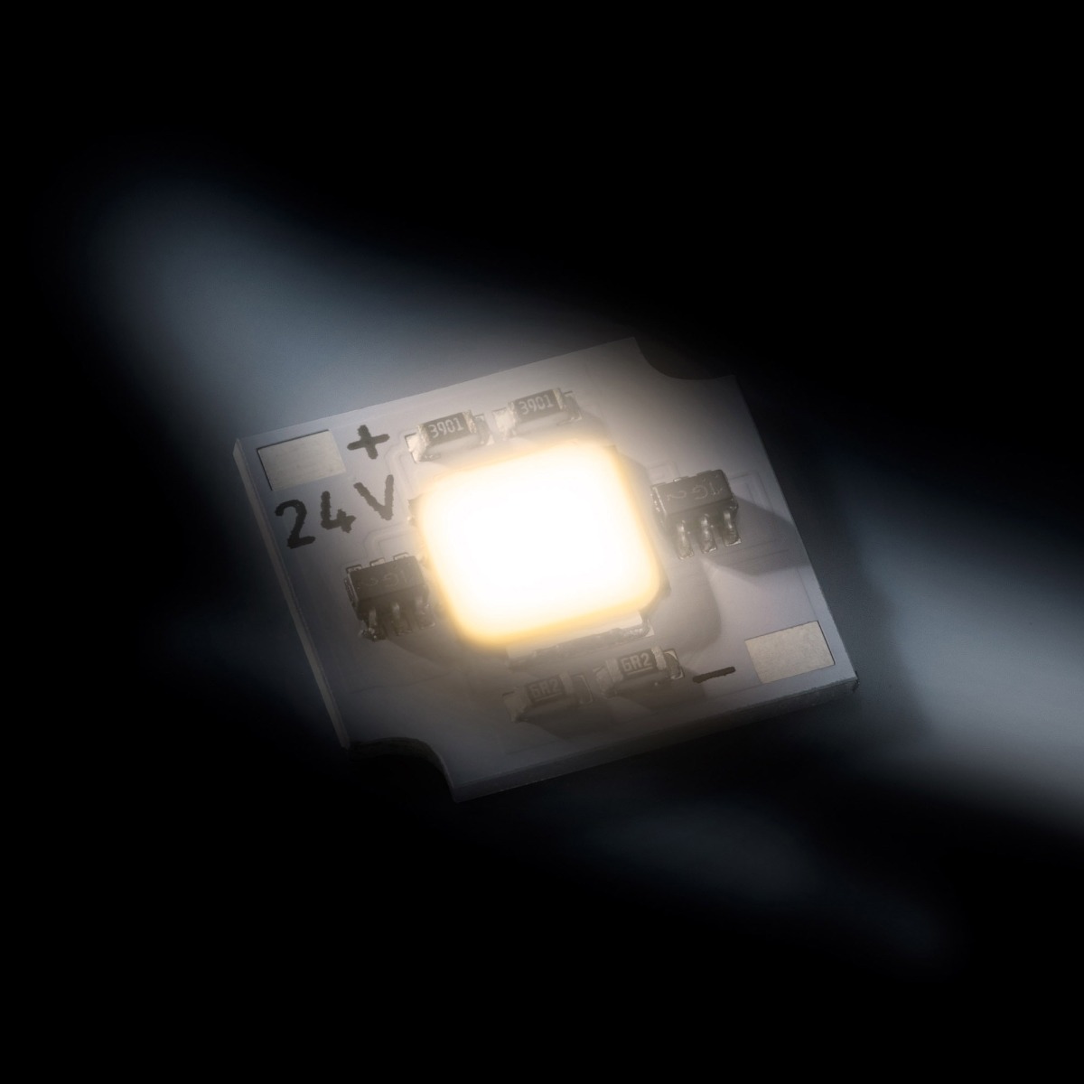 SmartArray Q1 Módulo LED cuadrado 13.5mm blanco cálido 2700K 24V 520lm 4.8W