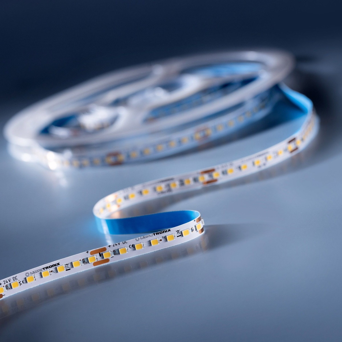 LumiFlex1095 Seúl tira LED blanco puro CRI95 4000K 4100lm 24V 140 LEDs/m 5m bobina (820lm/m 7,2W/m)