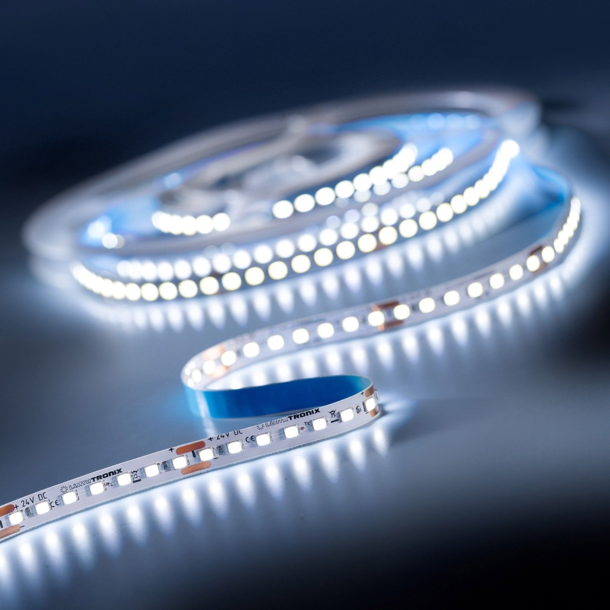 LumiFlex1080 Seúl tira LED blanco puro CRI80 4000K 4900lm 24V 140 LEDs/m bobina de 5m (980lm/m 7,2W/m)  