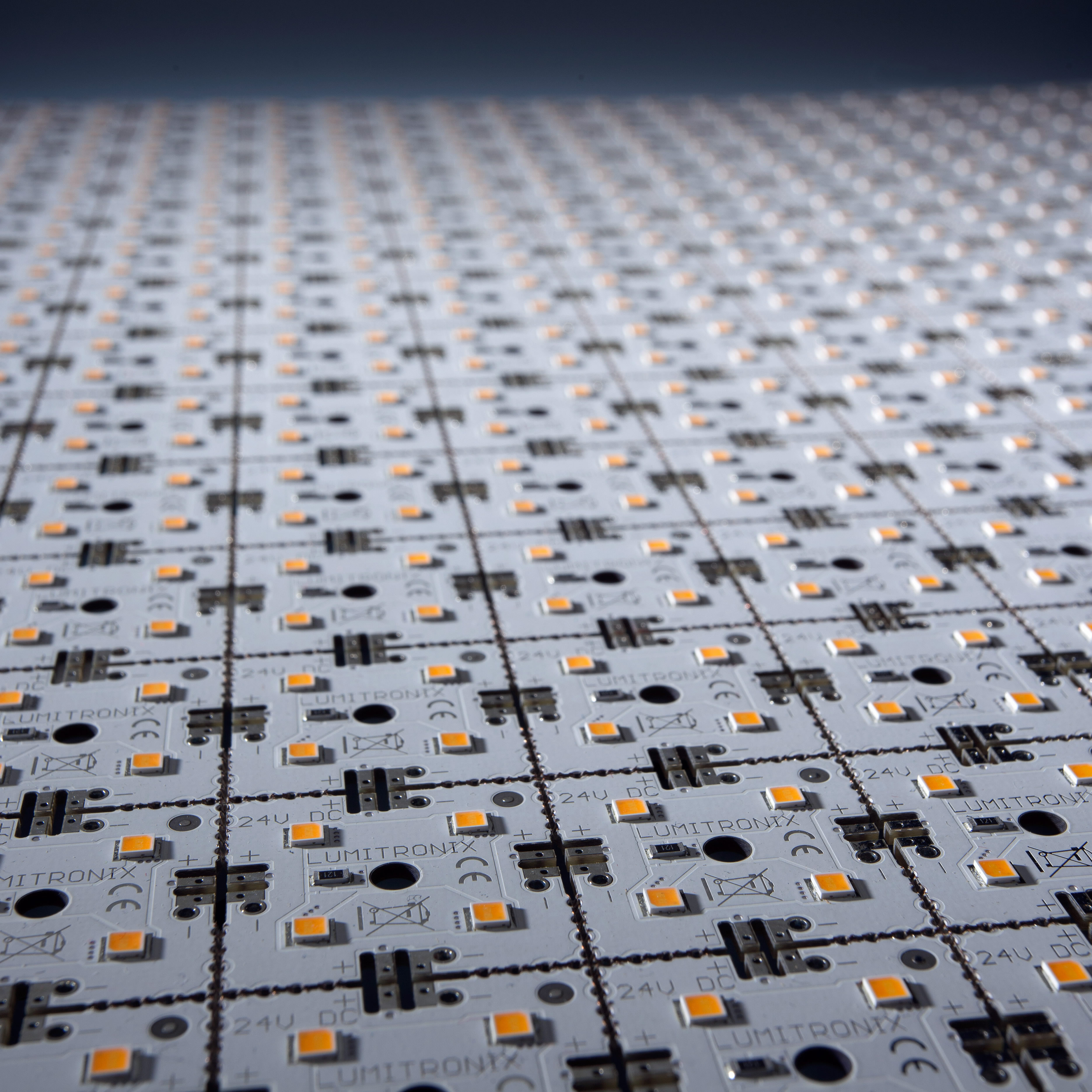 MatrixMini-25-4080 Módulo LED Nichia (5x5) blanco puro 4000K 1885lm 100 LEDs 24V 12W 15x15cm (83000 lm/m²)