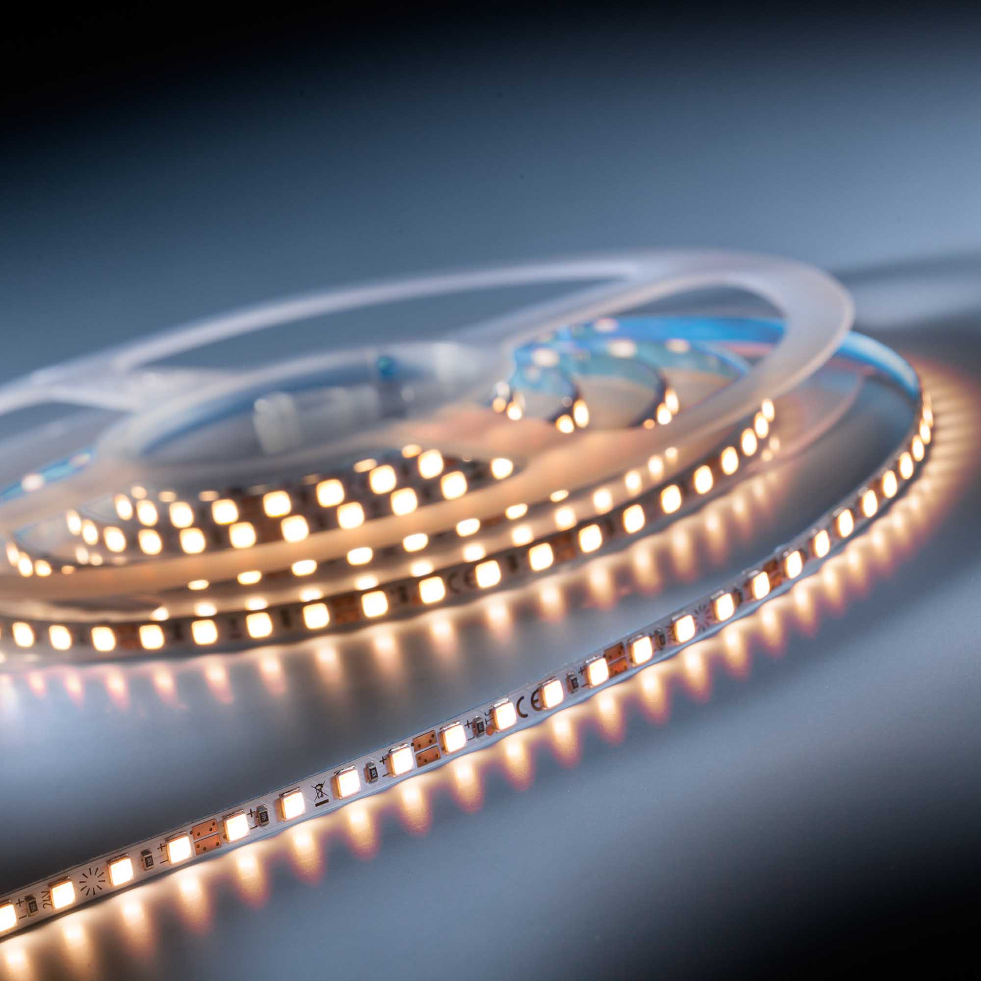 SlimFlex3090 Nichia tira LED blanco cálido CRI90 2700K 3900lm 24V 120 LEDs/m bobina de 2m (1950lm/m 18W/m )