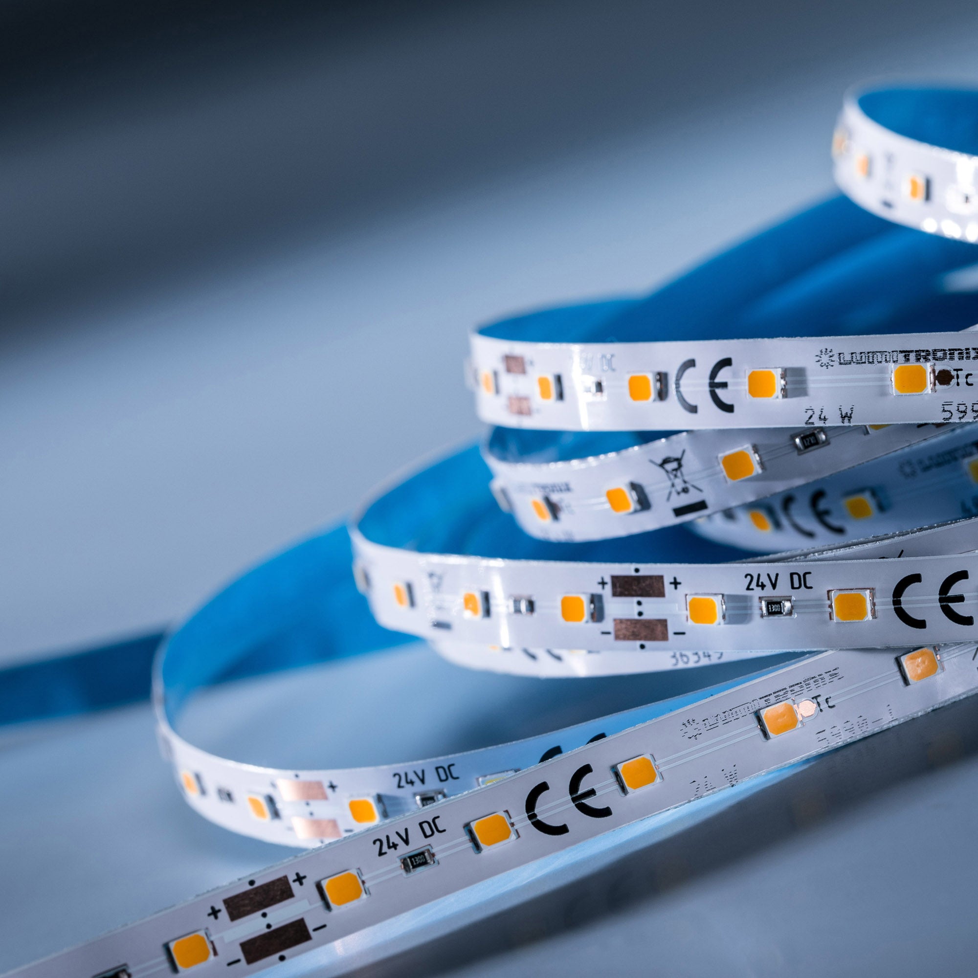 LumiFlex1080 Seúl <t>tira LED</t> blanco puro CRI80 4000K 3395lm 24V 70 LEDs/m 5m bobina (680lm/m 4.14W/m) 