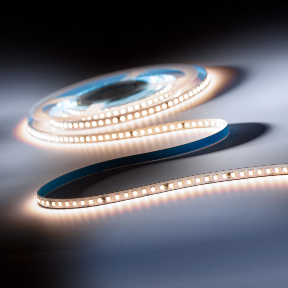 LumiFlex3095 Seúl tira LED blanco cálido CRI95 3000K 9050lm 24V 140 LEDs/m bobina de 5m (1810lm/m 19,2W/m) 