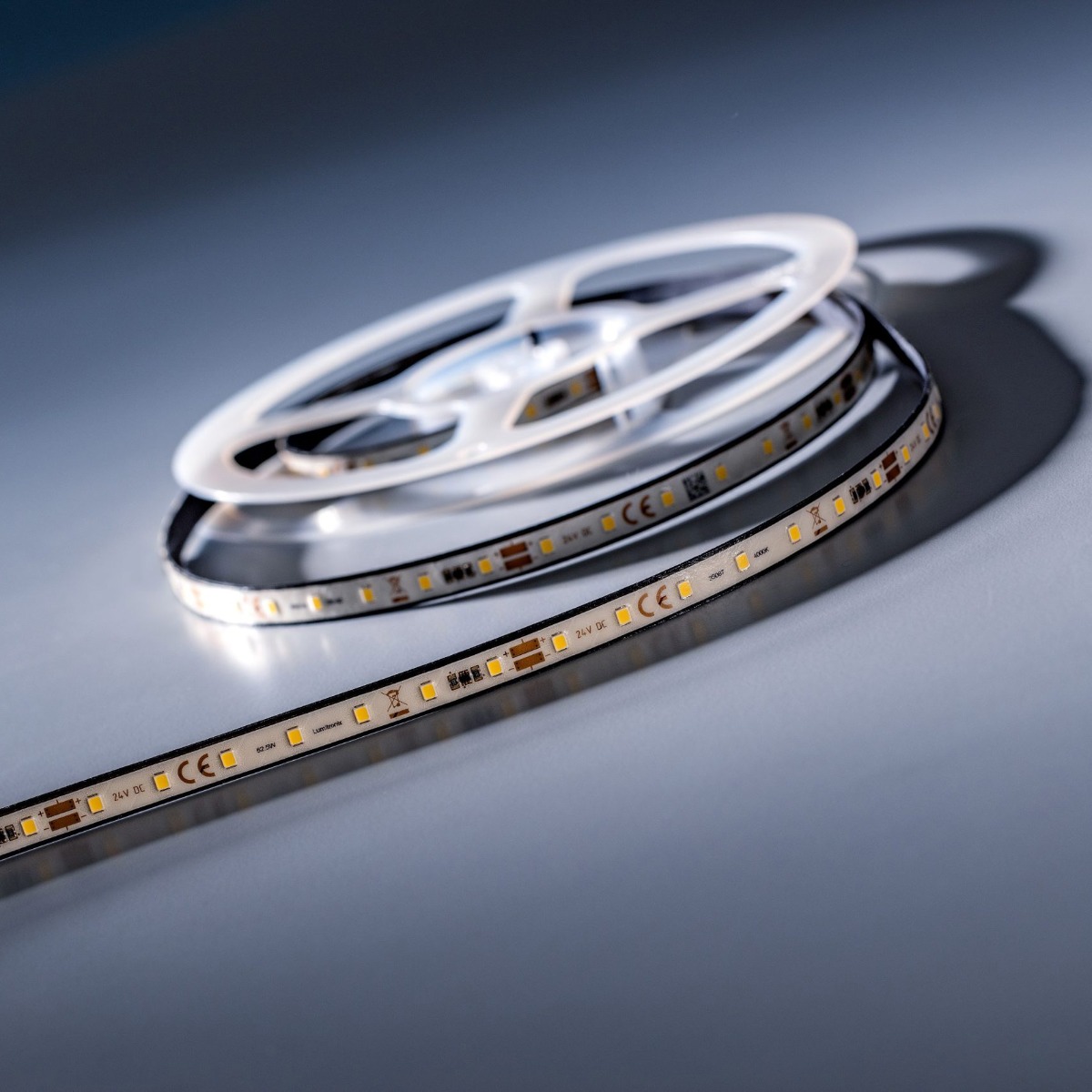 LumProtect IP67 LumiFlex2080 Samsung <t>tira LED</t> blanco puro CRI80 4000K 7175lm 24V 70 LEDs/m bobina de 5m (1435lm/m y 12,6W/m) 