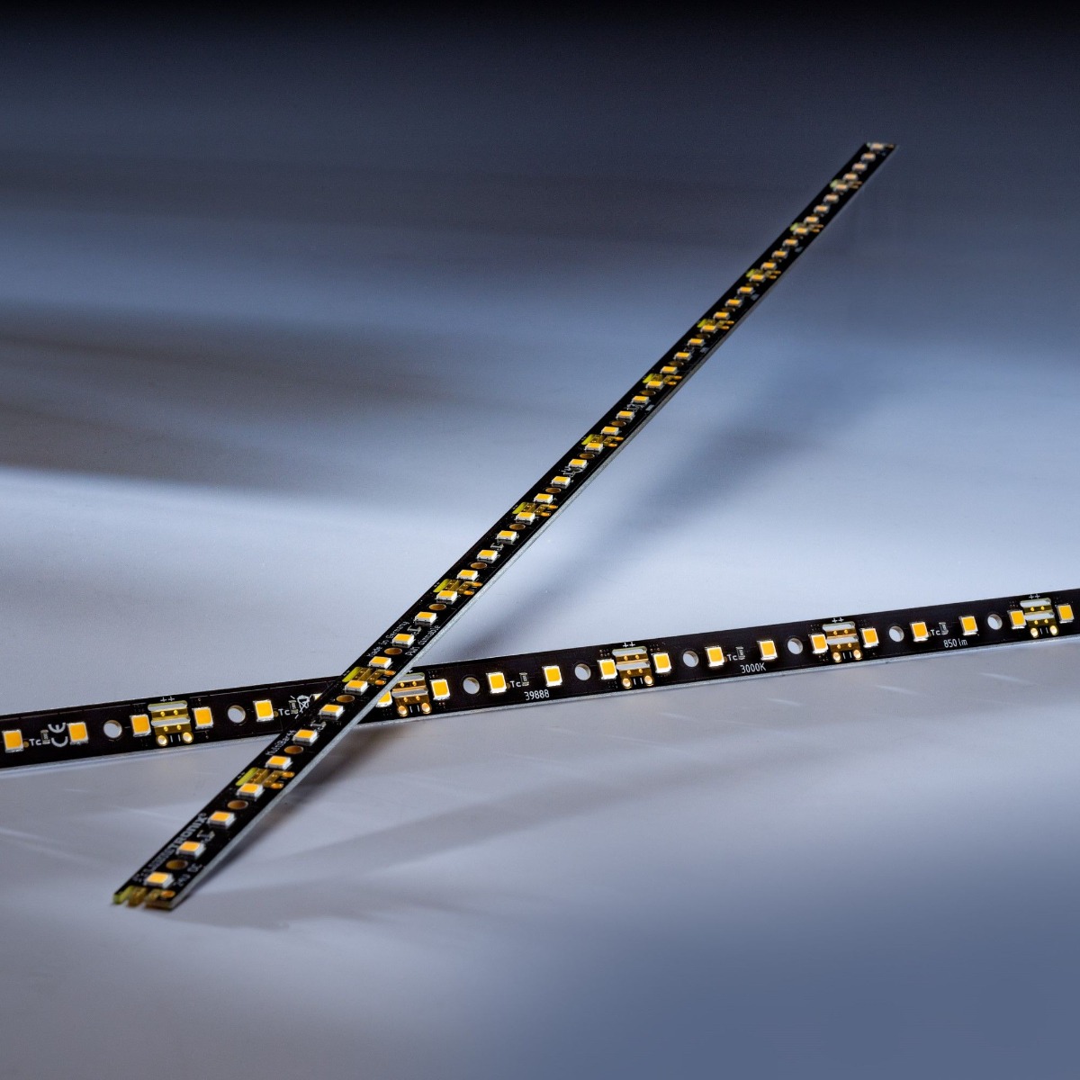 Multibar3090-BE Nichia tira LED Black Edition blanco cálido CRI90 3000K 850lm 24V 44 LEDs barra de 50cm (1700lm/m 13W/m)
