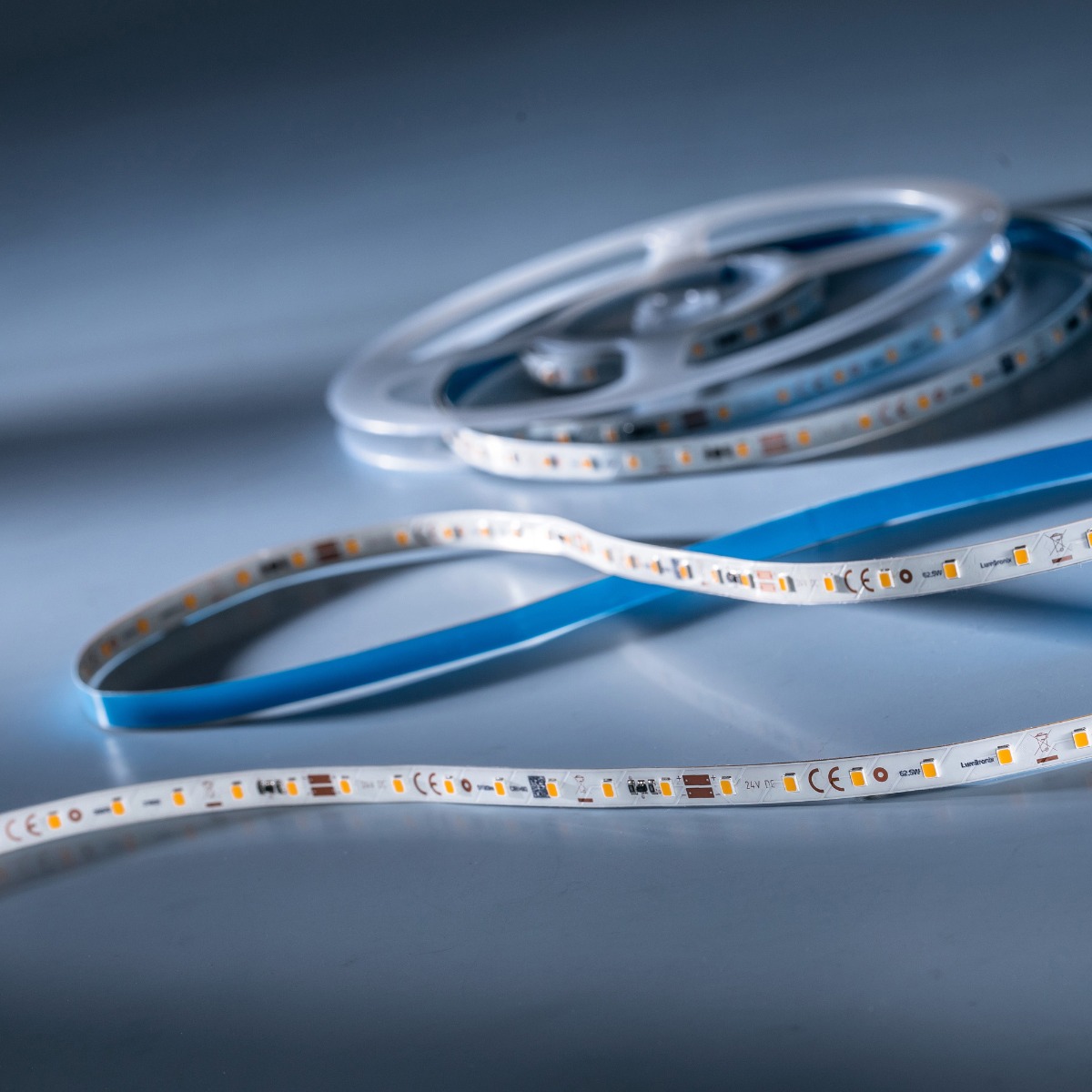 LumiFlex2080 Samsung tira LED blanco cálido CRI80 2700K 6500lm 24V 70 LEDs/m bobina de 5m (1300lm/m y 12,6W/m)