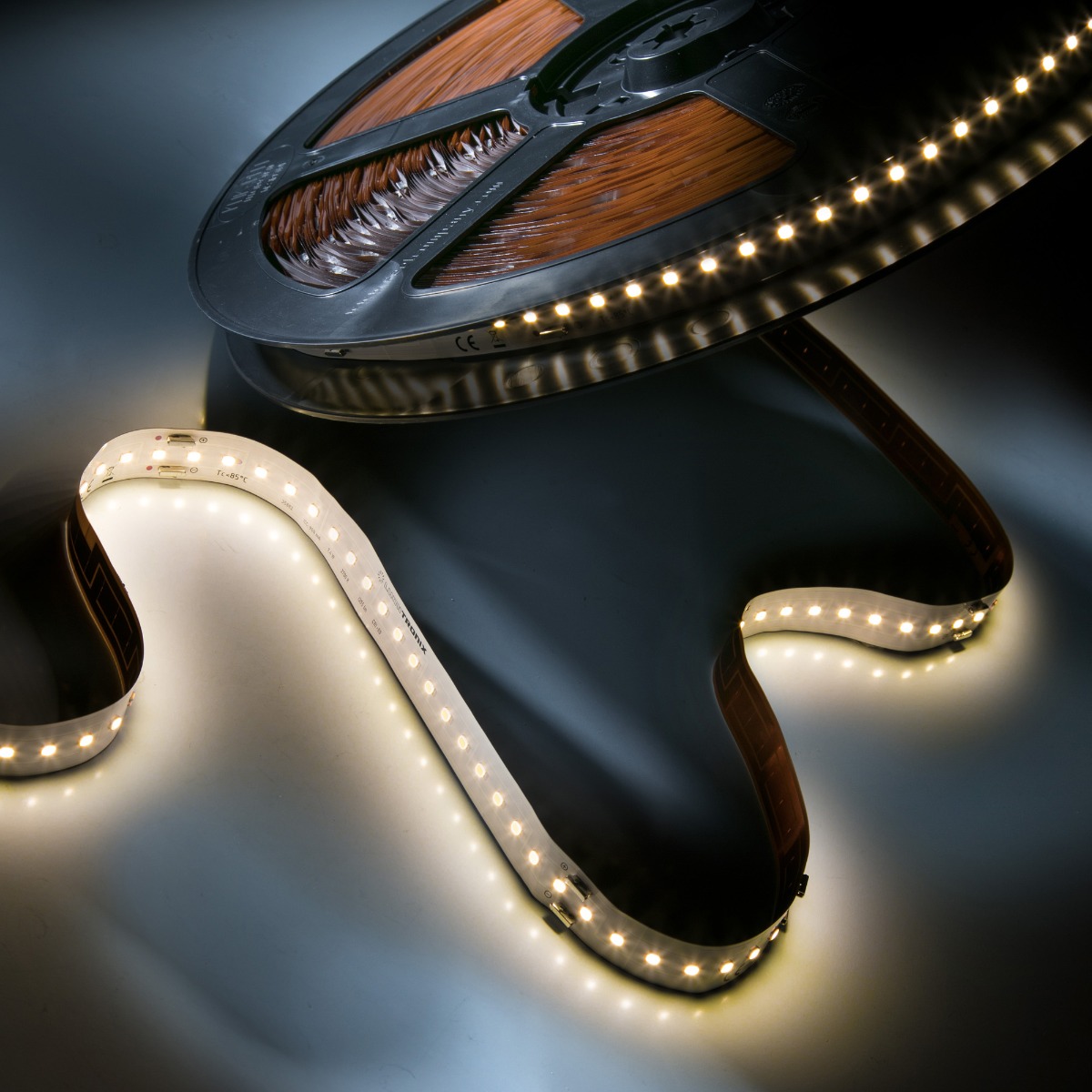 LumiFlex4080 Seúl tira LED blanco cálido 2700K CRI80 27100lm 900mA 96 LEDs/m bobina de 5,6m (4839lm/m y 26W/m) 