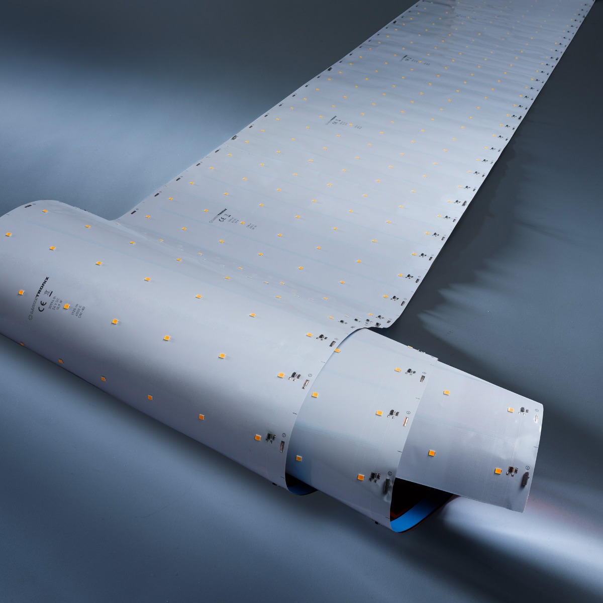 LumiFlex-20-4080 Seúl tira LED blanco cálido 3000K 32400lm 175 LEDs/m 5,6m bobina 28cm ancho 24V (5785lm/m 39W/m)